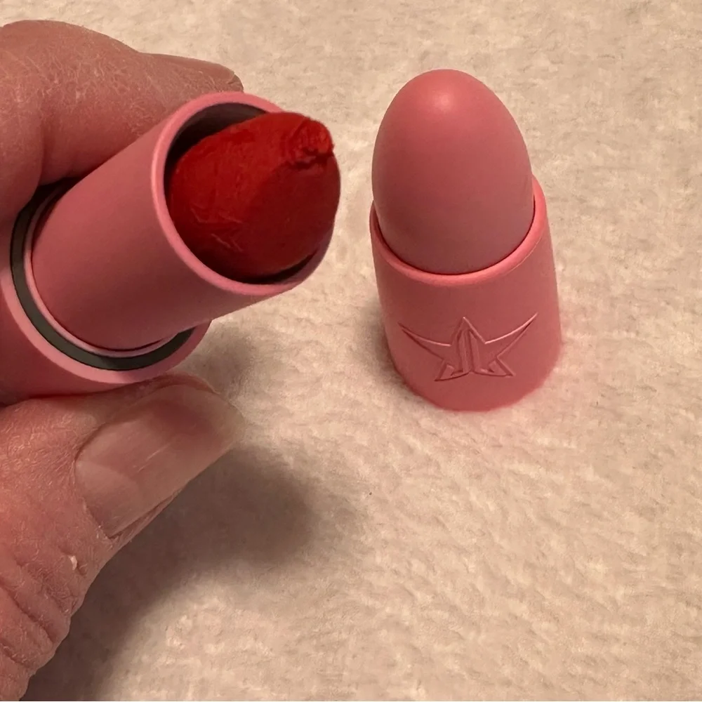 Velvet Trap Red Affair Lipstick - Jeffree Starr Cosmetics